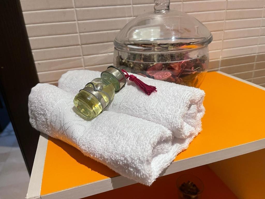 Magnifique Appartement Spacieux Confort Propre Familial 2 Chambres Salon Et Salle A Manger A 20Mn A Pied De Place Jemaa El Fina 4 Piscines Dans Espace De Golf A 12 Mn En Voitures L Entree Est Gratuit Pour La Clientele Ouvert Entre 10H Et 20H Marrakesh Bagian luar foto